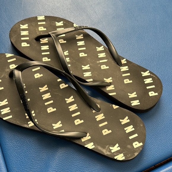 VS Pink Flip Flops - Picture 2 of 3
